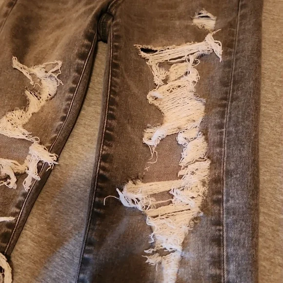 American Eagle Very Distressed Skinny Gray Women's Jeans Size 0 - Picture 9 of 11